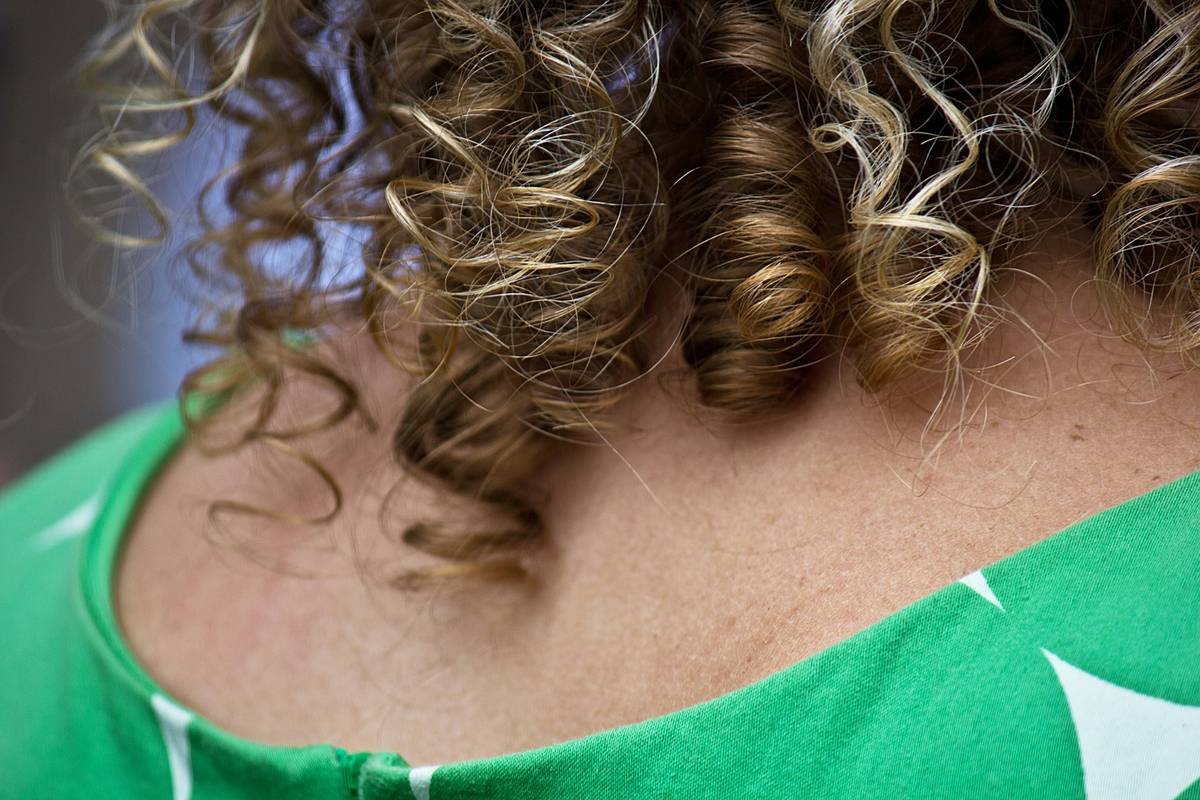 Side-by-side comparison of curly hair perm styles before and after professional treatment